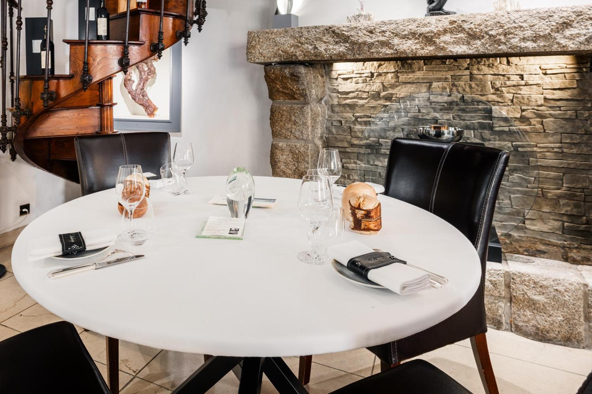 Logis L'Auberge - Maison Glenn Anna Saint Anne-dʼAuray Zewnętrze zdjęcie