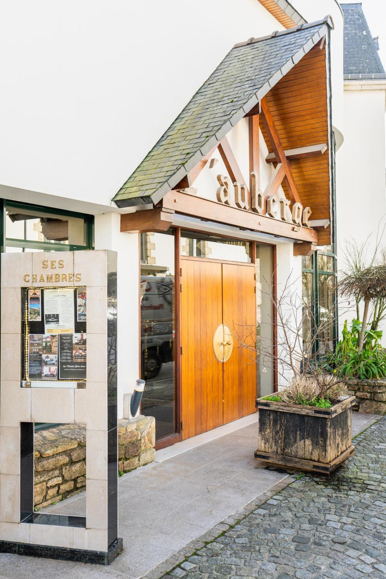 Logis L'Auberge - Maison Glenn Anna Saint Anne-dʼAuray Zewnętrze zdjęcie